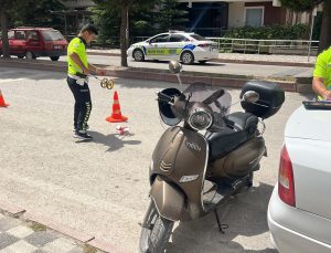 Devrilen motosikletin sürücüsü yaralandı