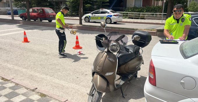 Devrilen motosikletin sürücüsü yaralandı