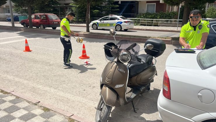 Devrilen motosikletin sürücüsü yaralandı