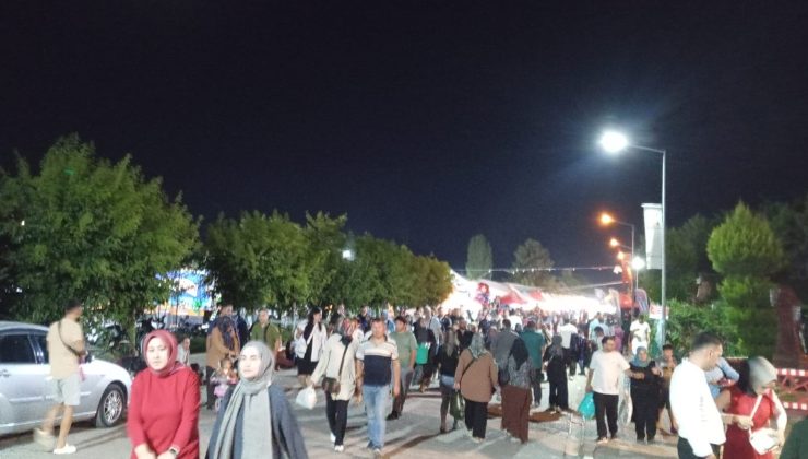 Tarhana Festivali’nin son gününde insan seli: Poizi konseri büyük ilgi gördü
