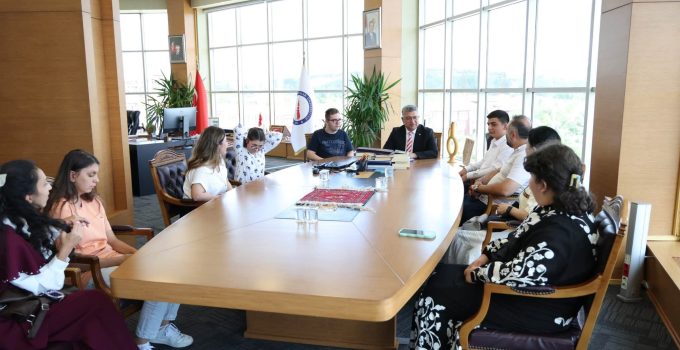 Rektör Kızıltoprak özel öğrencileri DPÜ’de ağırladı