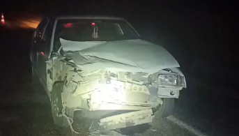 OTOMOBİL SAMAN YÜKLÜ TRAKTÖRE ARKADAN ÇARPTI: 2 YARALI