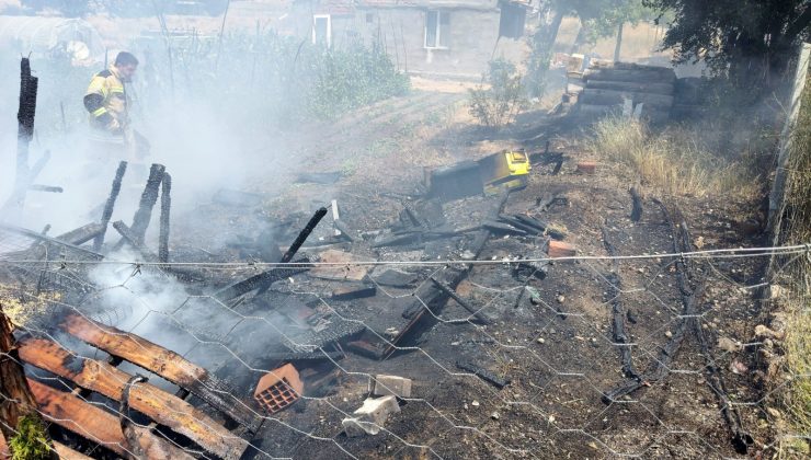 Kütahya OSB İtfaiye ekibinden Saka Çitfliği mevkiindeki yangına müdahale