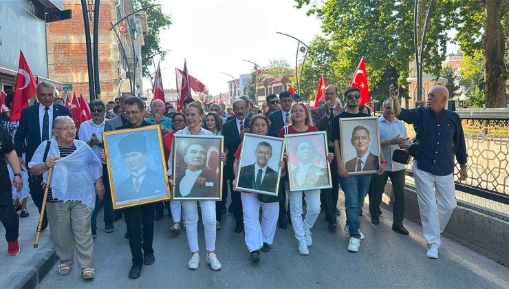 Kütahya Belediye Başkanı Kahveci ve CHP teşkilatı YENİ Parti’ye geçti