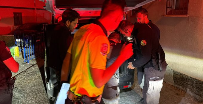 ALKOLLÜ SÜRÜCÜ ‘DUR’ İHTARINA UYMADI, POLİSTEN DE CEZADAN DA KAÇAMADI