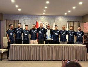 KÜTAHYASPOR’DAN İMZA ŞOV! ŞAMPİYON KADRO KORUNDU, YENİ YILDIZLAR TAKIMA KATILDI