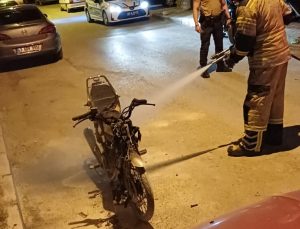 POLİSTEN KAÇARKEN MOTOSİKLETİNİ ATEŞE VERDİ, 540 BİN LİRA CEZADAN KURTULAMADI