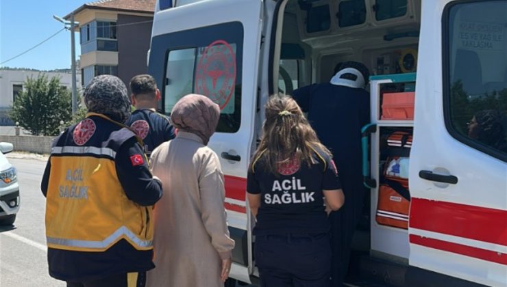 ELEKTRİKLİ ARAÇ ŞARAMPOLE DEVRİLDİ: 2’Sİ ÇOCUK 4 YARALI