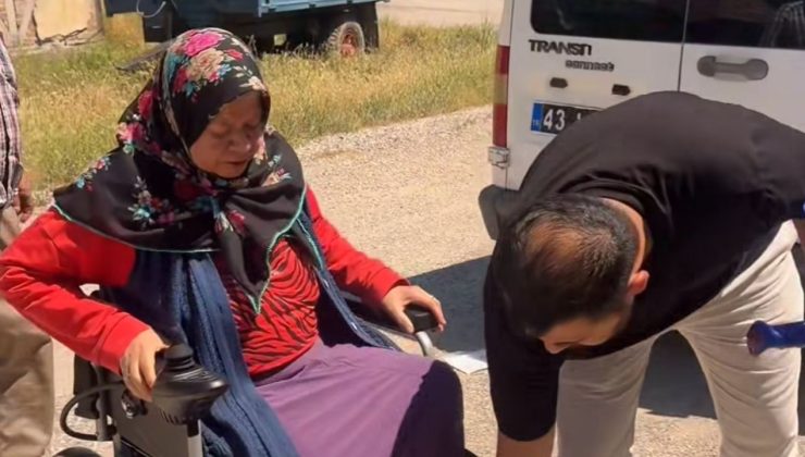 Gediz Belediyesi gönüllere dokunmaya devam ediyor: Yaşar teyze akülü sandalyesine kavuştu