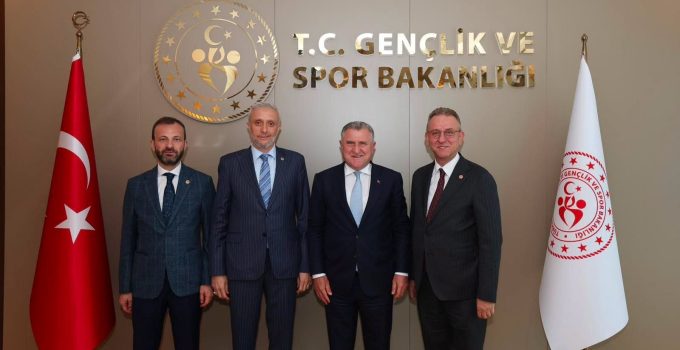 Kütahya’nın gençlik ve spor yatırımları Ankara’da masaya yatırıldı