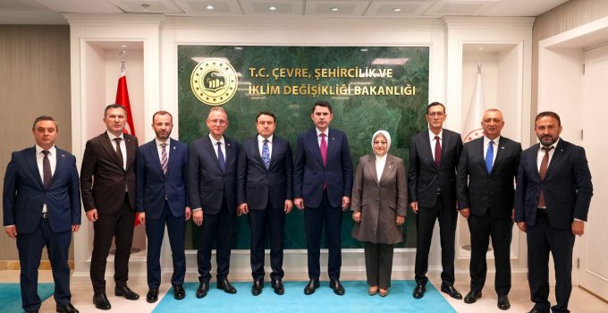 KÜTAHYA HEYETİ BAKAN KURUM’LA BULUŞTU