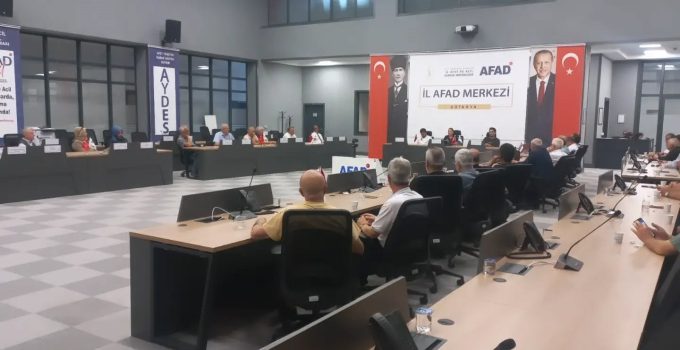Kütahyalı muhtarlarla afet ve acil durum hazırlığı masaya yatırıldı