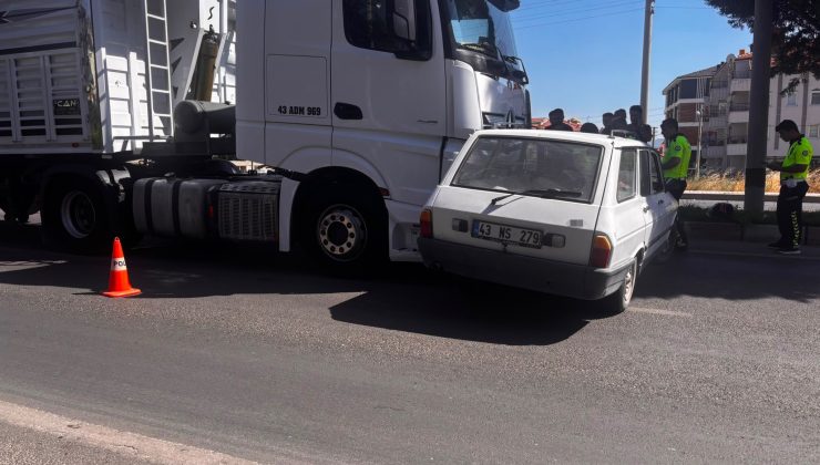TIR ile otomobil çarpıştı: 2 yaralı