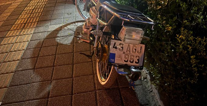 Kamyona arkadan çarpan motosikletin sürücüsü yaralandı