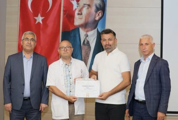 Şehir Hastanesi’nden Tıbbi Sekreter Orman’a veda ve teşekkür belgesi
