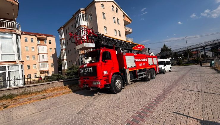 Mutfakta çıkan yangın büyümeden söndürüldü