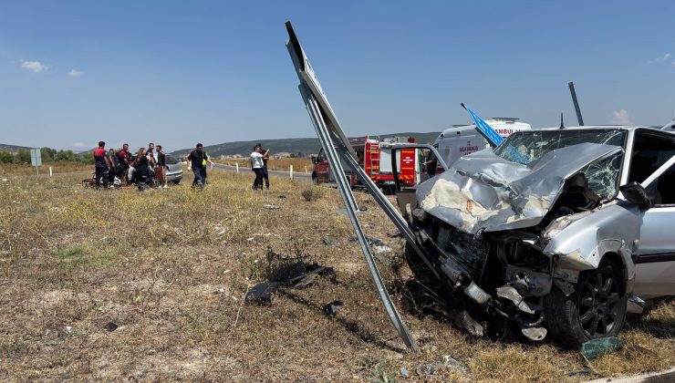 İki otomobil çarpıştı: 1 kişi öldü, 5 kişi yaralandı
