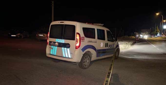 Akrabalar arasında bıçaklı ve sopalı kavga: 2 yaralı