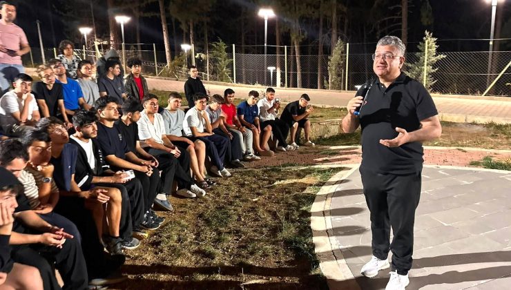Rektör Kızıltoprak farklı illerden gelen gençlerle Murat Dağı’nda buluştu