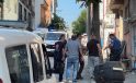 ÜZERİNE BENZİN DÖKÜP KENDİNİ YAKMAYA ÇALIŞTI: SON ANDA KURTARILDI