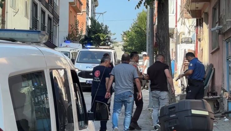 ÜZERİNE BENZİN DÖKÜP KENDİNİ YAKMAYA ÇALIŞTI: SON ANDA KURTARILDI