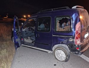Motosiklet ile hafif ticari araç çarpıştı: 1 yaralı