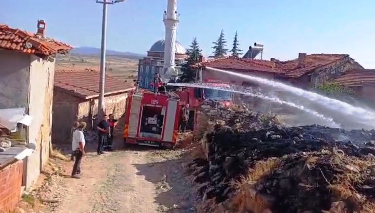 Otluk alanda çıkan yangın evlere ulaşmadan söndürüldü