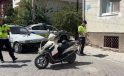 OTOMOBİLİN ÇARPTIĞI MOTOSİKLETİN SÜRÜCÜSÜ YARALANDI