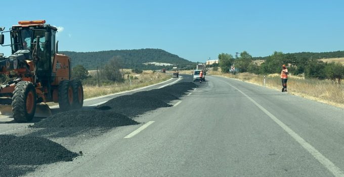 Tavşanlı-Emet yolundaki çalışma nedeniyle ulaşım kontrollü sağlanıyor