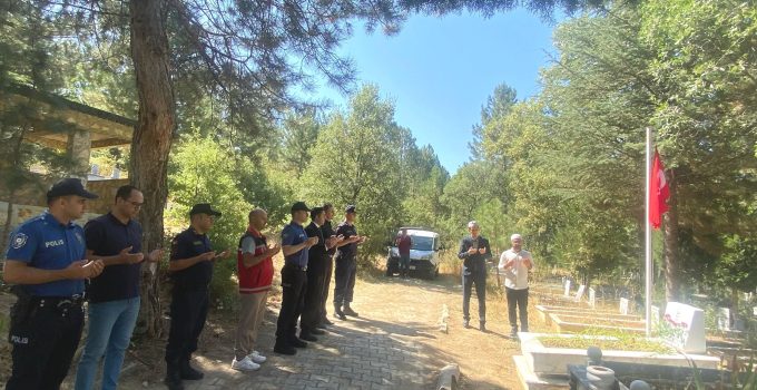 Şehit İlyas Ercan Aslan kabri başında dualarla anıldı