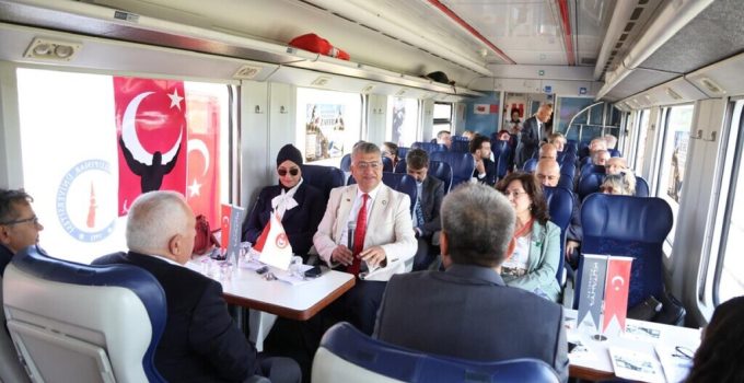 ZAFER ROTASI SEMPOZYUMU TARİHİ TREN YOLCULUĞUYLA GERÇEKLEŞTİRİLDİ