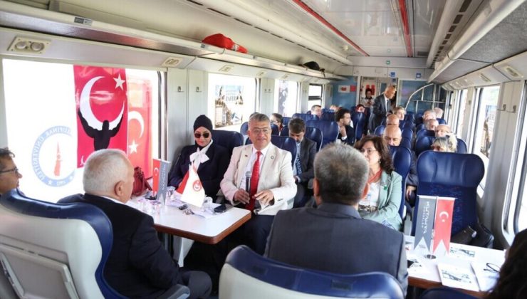 ZAFER ROTASI SEMPOZYUMU TARİHİ TREN YOLCULUĞUYLA GERÇEKLEŞTİRİLDİ
