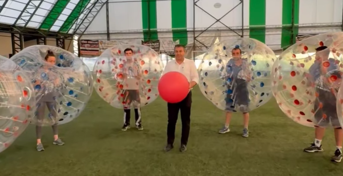 Gediz’de balon futbolu etkinliği renkli anlara sahne oldu