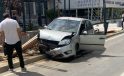 KAZA YAPAN OTOMOBİL PARKA DALDI! FACİANIN EŞİĞİNDEN DÖNÜLDÜ