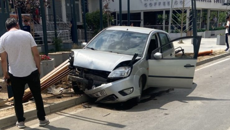 KAZA YAPAN OTOMOBİL PARKA DALDI! FACİANIN EŞİĞİNDEN DÖNÜLDÜ