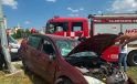 OTOMOBİL AYDINLATMA DİREĞİNE ÇARPTI: 2 YARALI