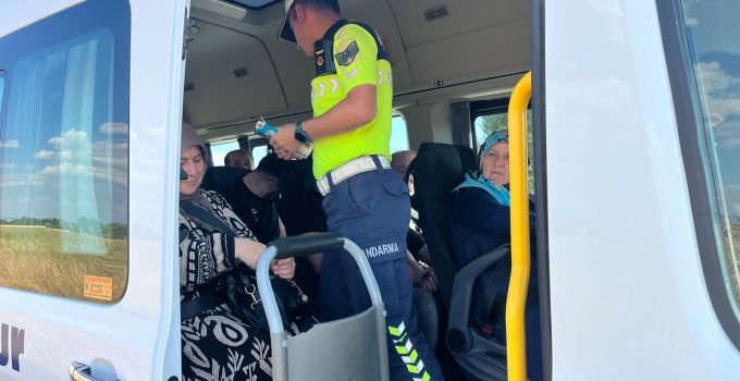 Jandarmadan emniyet kemeri ve çocuk bağlama sistemi denetimi