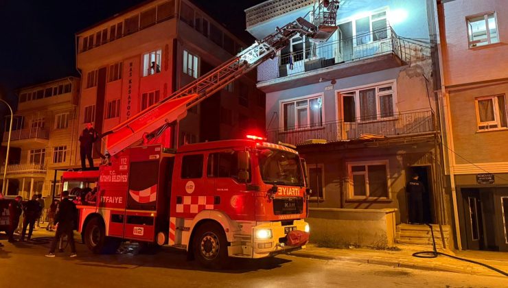 DAİREYİ DUMANLAR SARDI! 1 KİŞİ DUMANDAN ETKİLENDİ
