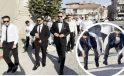 Yüzleri güldüren asırlık gelenek: Damat ve sağdıçtan ördek yürüyüşü