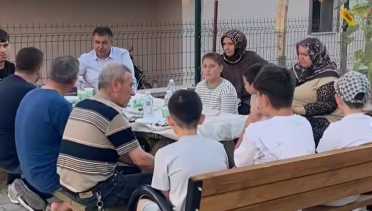 Başkan Akel kadınların davetini geri çevirmedi, apartman buluşmasına katıldı