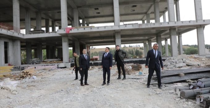 Vali Işın, Yoncalı’daki 5 yıldızlı otel yatırımını inceledi: ‘Yoncalı’nın turizm altyapısı güçleniyor’
