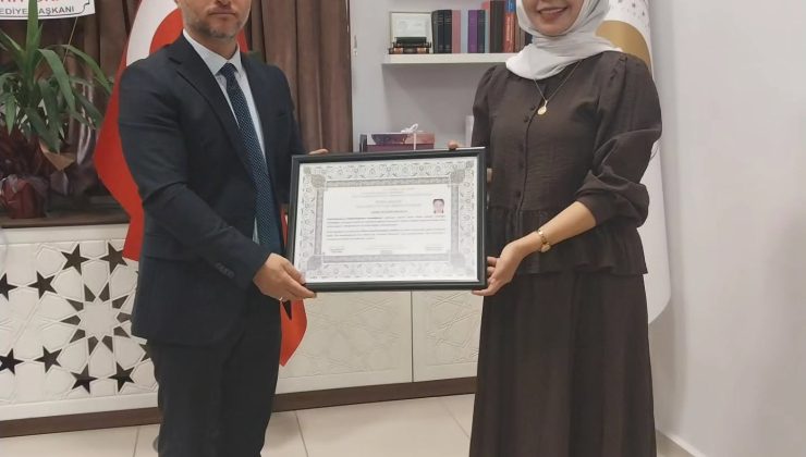 Vietnamlı kadın Simav’da Müslüman oldu, ‘Sare’ ismini aldı