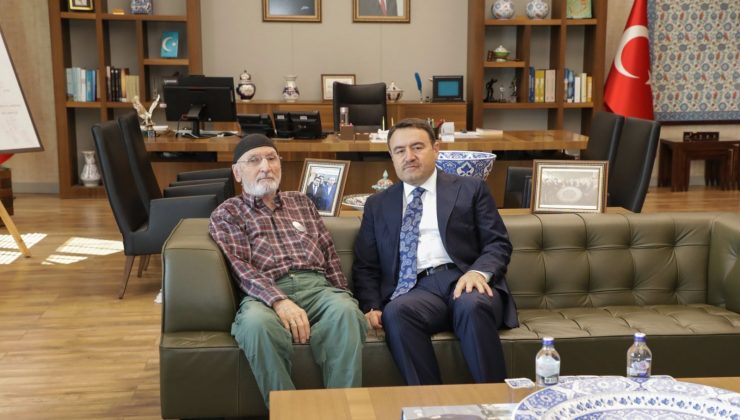 Vali Işın şehit babasını makamında ağırladı