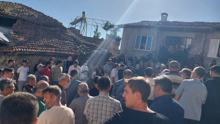 Trafik kazasında hayatını kaybeden genç kız toprağa verildi