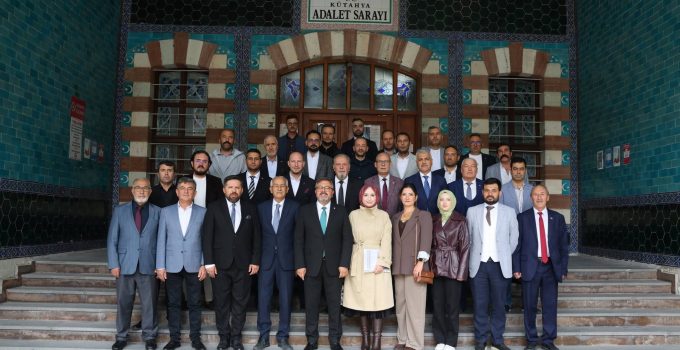 MHP Kütahya İl Başkanı Türker ve yeni parti yönetimi mazbatasını aldı