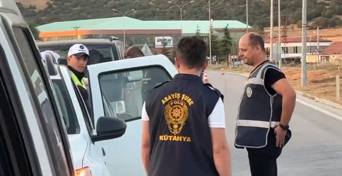 Polis ekiplerinden huzur operasyonu: 1,5 milyon TL ceza kesildi