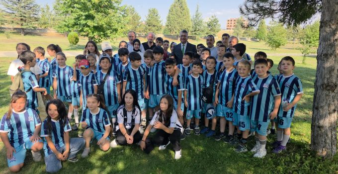 Minik sporcular DPÜ’de Çocuk Yaz Atölyesi etkinliğinde buluştu