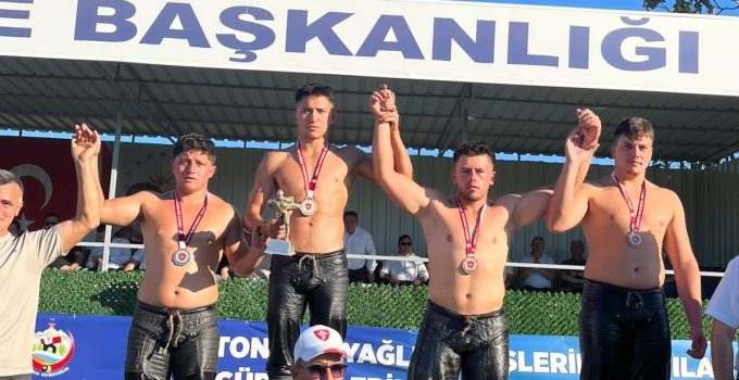 Pazarlar’da 3 ay önce kurulan güreş takımından tarihi başarı