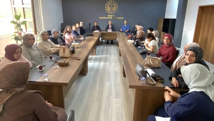Ücretli öğretmenlerle yeni eğitim yılı toplantısı yapıldı