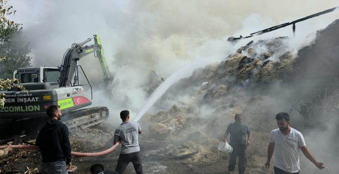 Samanlıkta çıkan yangında ev, ahır ve samanlık kullanılamaz hale geldi